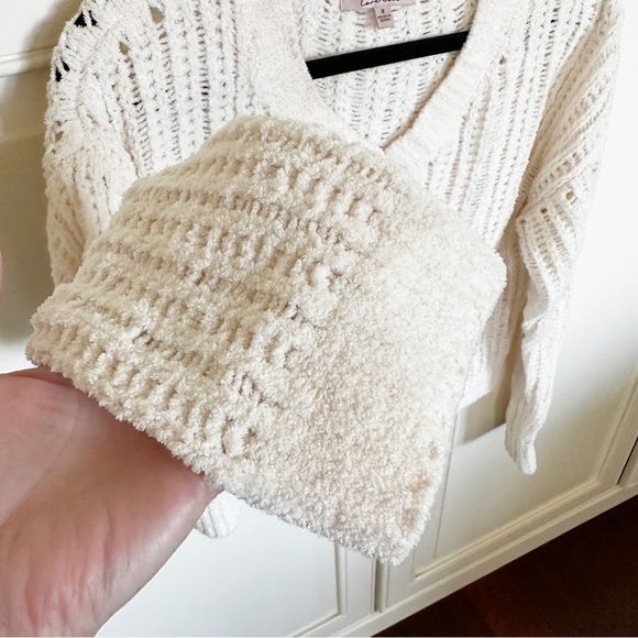 Love Tree Women’s Cream Chenille Chunky Knit V Neck Pullover Sweater Size Medium - Picture 6 of 7